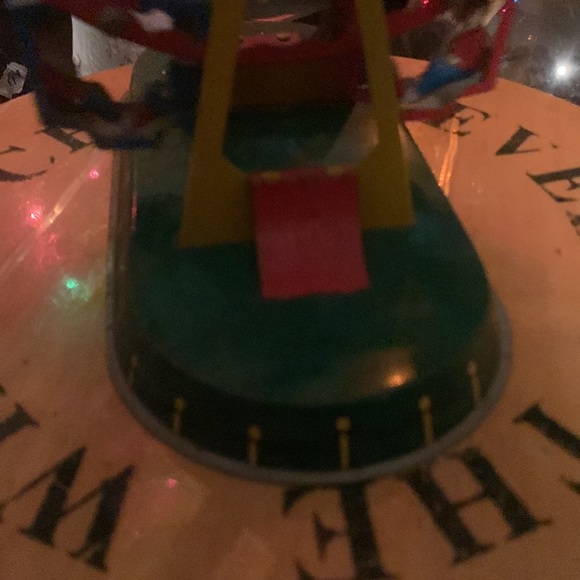 Vintage Tin Ferris wheel Toy - Picture 7 of 9